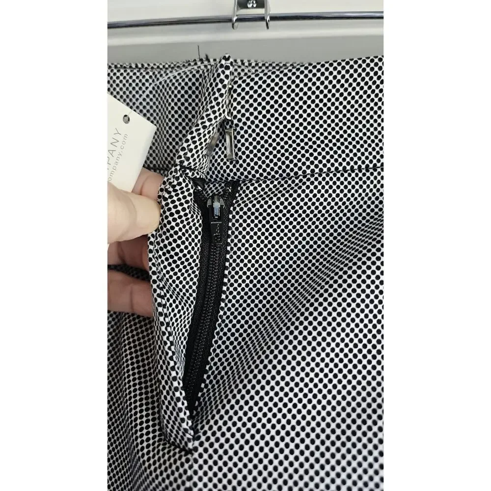 New York & Co 7th Avenue Black Dot Bermuda Slim Leg Womens 10 Stretch Pockets